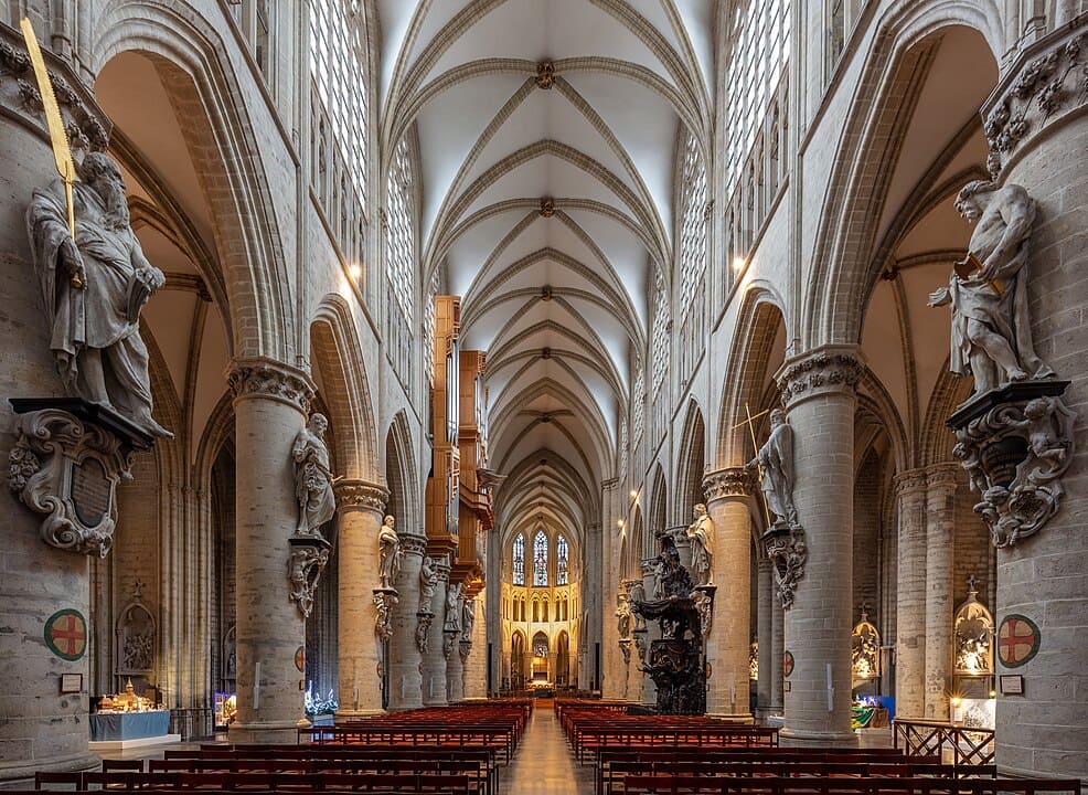 Interior de la Catedral de Bruselas