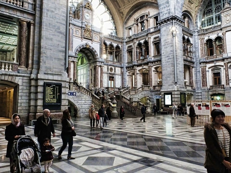 Interior de la Estación Central de Amberes