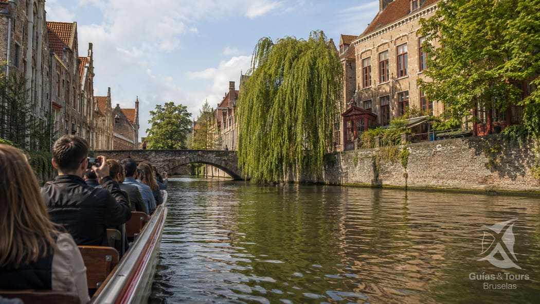 Brujas en un día, vista desde los canales